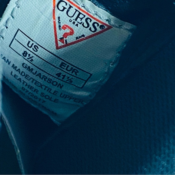 Guess Men’s Velvet Burgundy Ankle Boots Size 8.5 - Picture 5 of 5